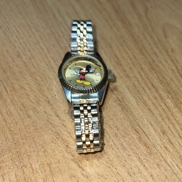 Disney ewatchfactory Mickey Mouse watch - Picture 5 of 8